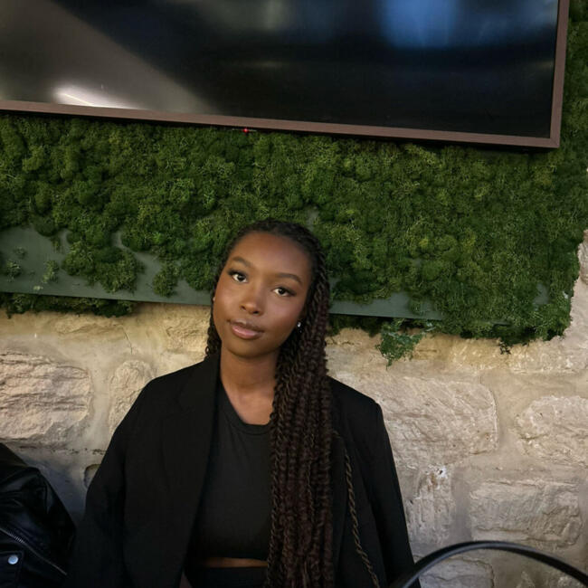 Babysitter in Clichy: Lyah-Myna