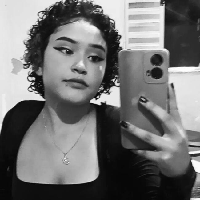 Babysitter in Guarujá: Yasmin