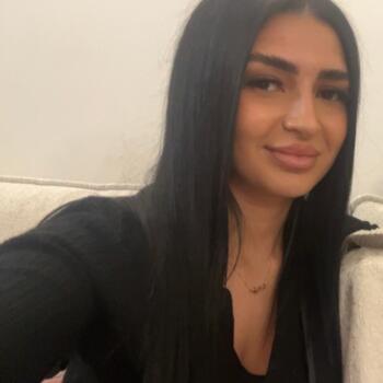 Babysitter in Conflans-Sainte-Honorine: Assia