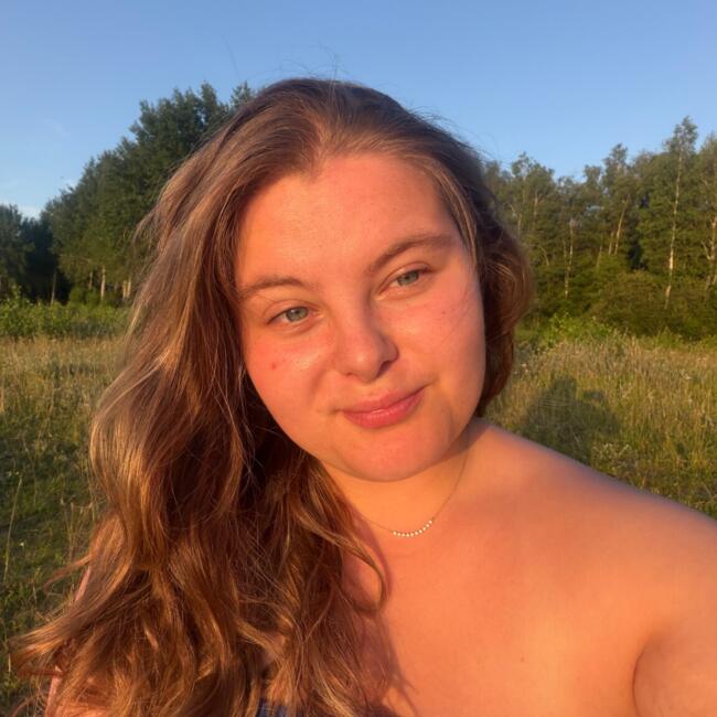 Oppas in Huizen: Julia