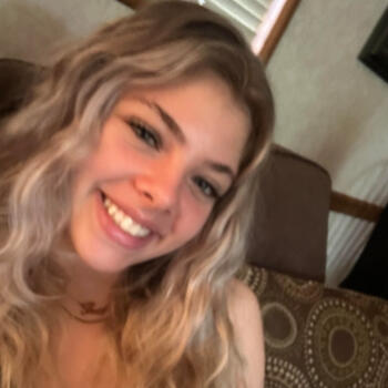 Baby-sitter in Burlington: Jade