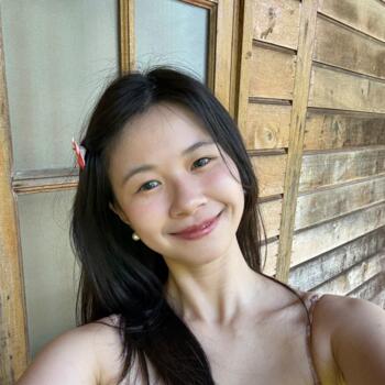 Babysitter in Singapore: Cynthia