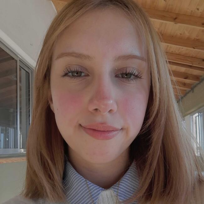 Niñera en Berazategui: Abril ariana