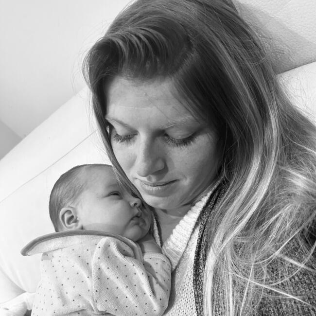 Babysitter in Chelun: Elisa