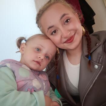 Babysitter in Město Touškov: Veronika 