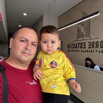 Babysitting job in Bogotá: babysitting job Miguel