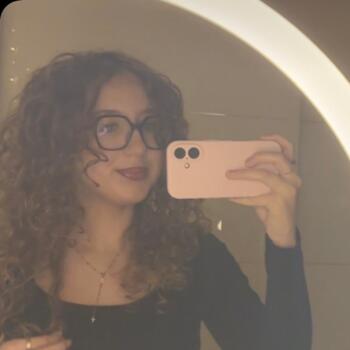 Baby-sitter Saint-Éloy-de-Gy: Clara