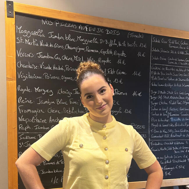 Babysitter in Bourg-de-Péage: Clara