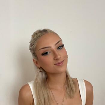 Niñera en Burdeos: Astrid