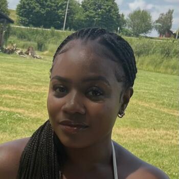 Babysitter Burlington: Raquel Chukwurah