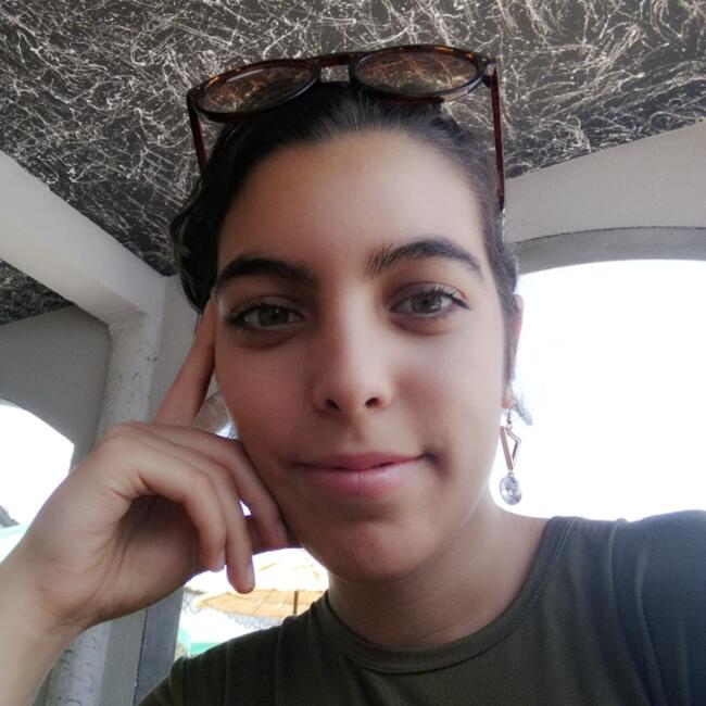 Babysitter in Gent: Dounia