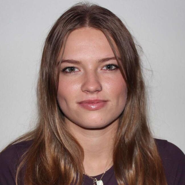 Babysitter in Huntington Beach: Madison