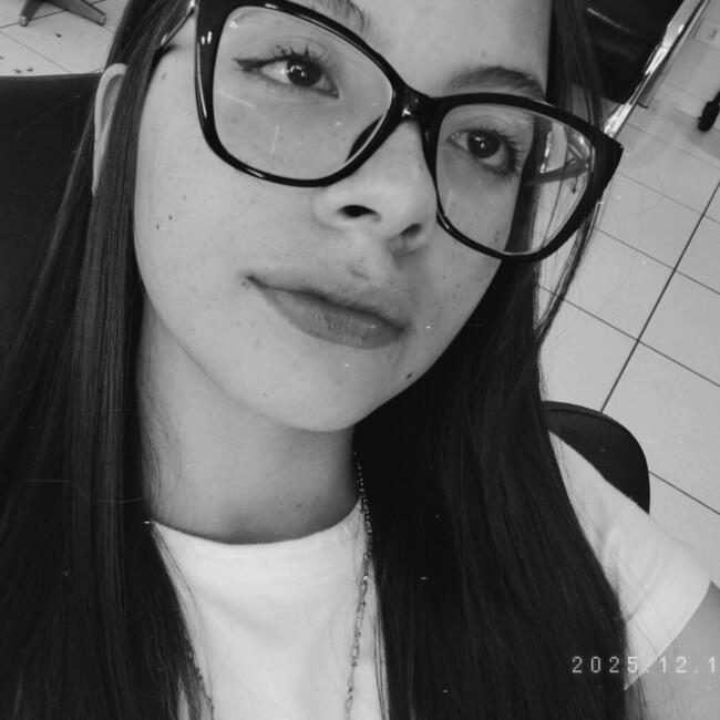 Babá em Assis: Mikaella