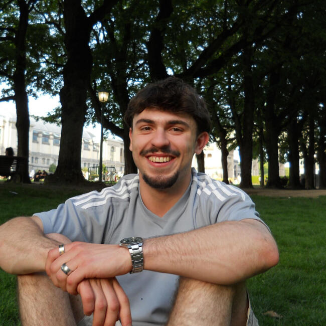 Babysitter em Woluwe-Saint-Lambert: Mattia