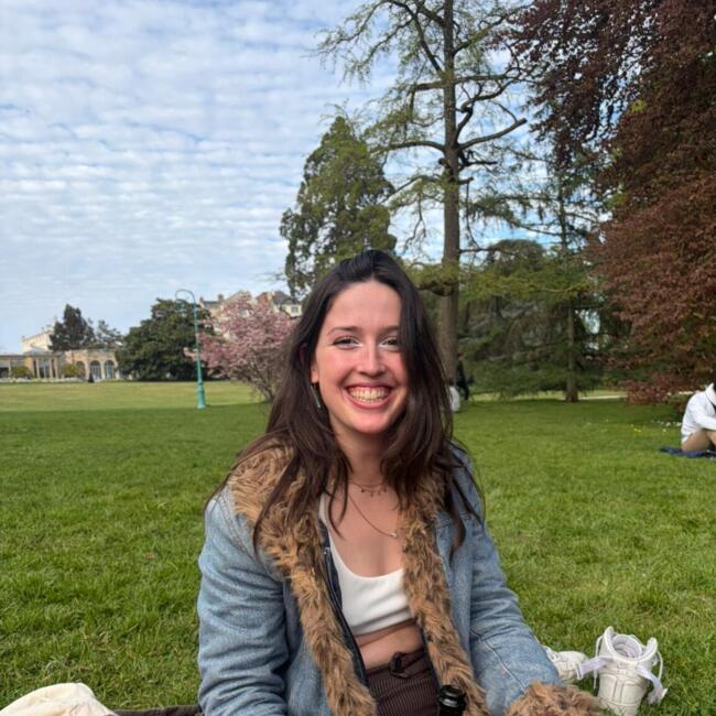 Babysitter in Bordeaux: Sarah
