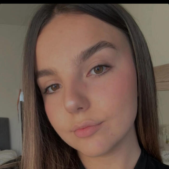 Babysitter in Brügg (Canton de Berne): Naira