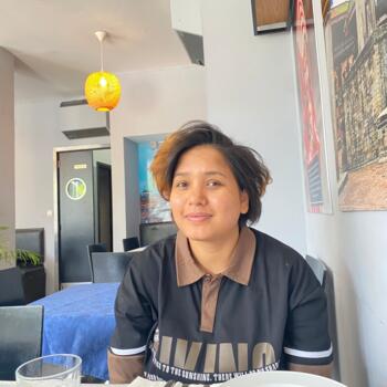 Babysitter Lisbon: Zenny khadka