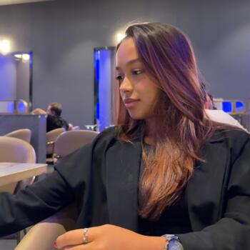 Babysitter em Estoril: Isabel