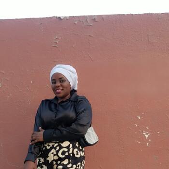 جليسة أطفال عجمان: Ainembabazi