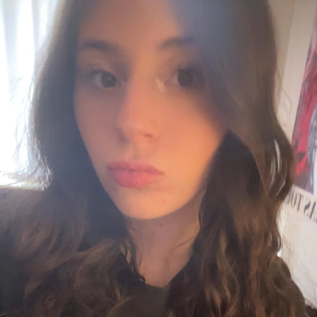 Babysitter in Staten Island: Ava