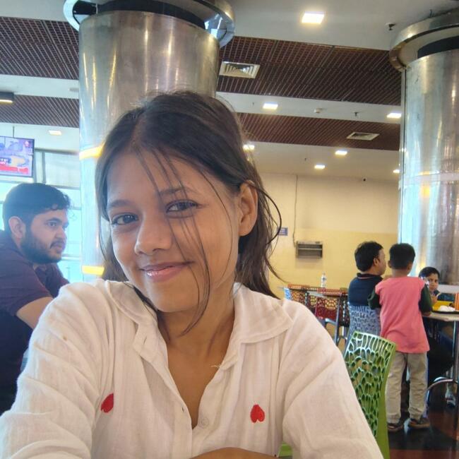 Nanny in Noida: Roma