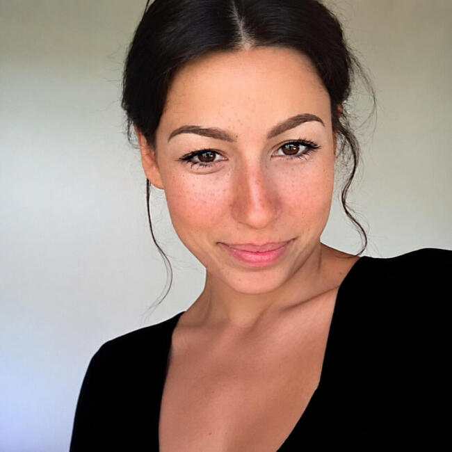 Babysitter in Cambridge: Tania