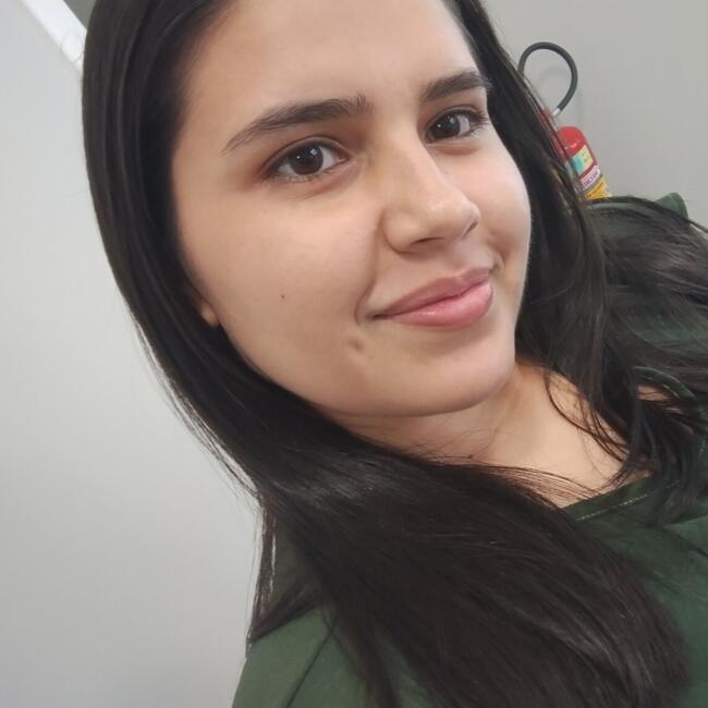 Babysitter in Fortaleza: Tayla
