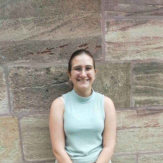 Babysitter in Zwingen: Emily