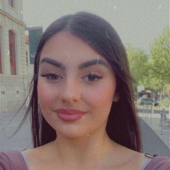 Babysitter in Montbrison: Colleen