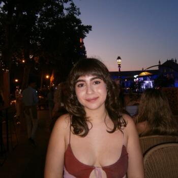 Babysitter in Sanlúcar la Mayor: Alejandra