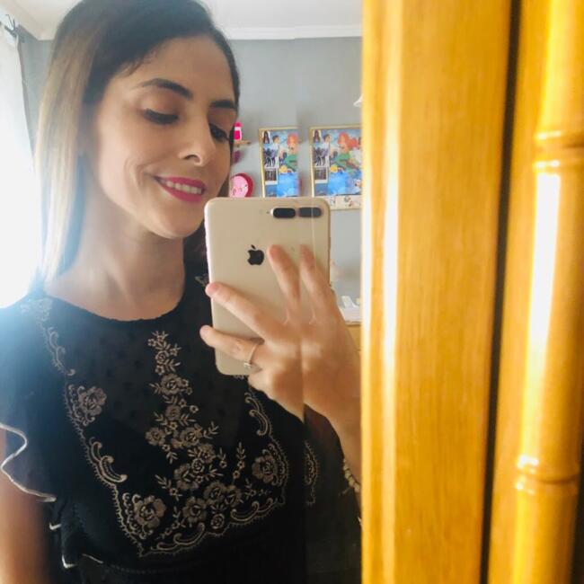 Trabajo de canguro en Almoradí: María