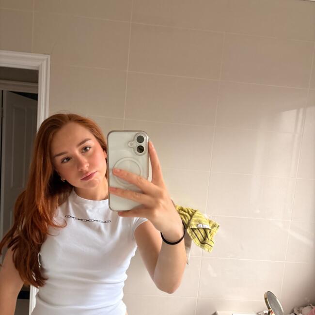 Babysitter in Melbourne: Lauren