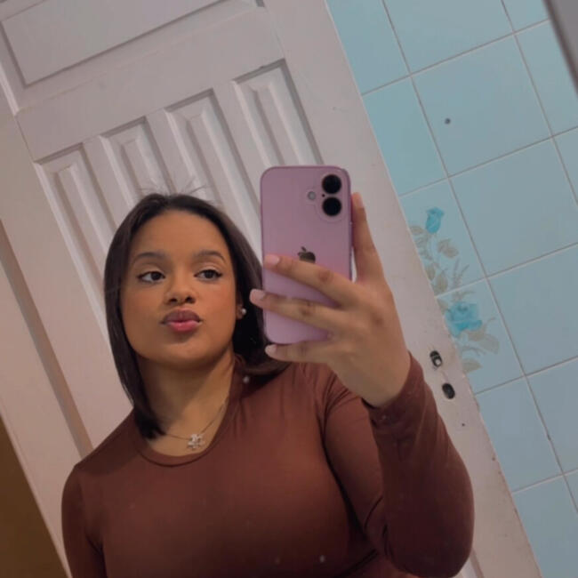 Babá em Embu das Artes: Anne