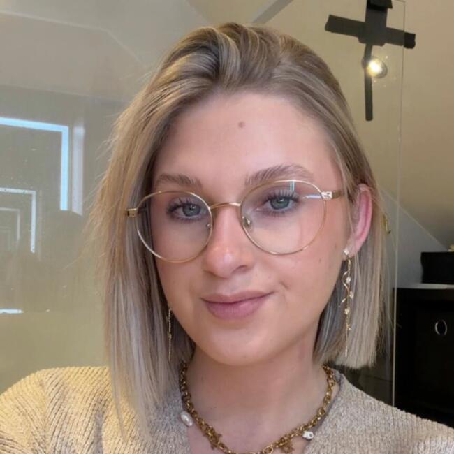 Babysitter in Florennes: Lara