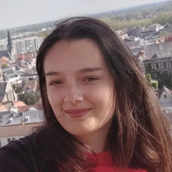 Babysitter in Doornik: Elena
