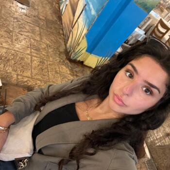 Babysitter in Montreal: Lana