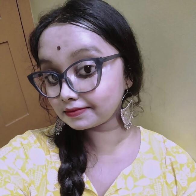 Babysitter in Kolkata: Shreya