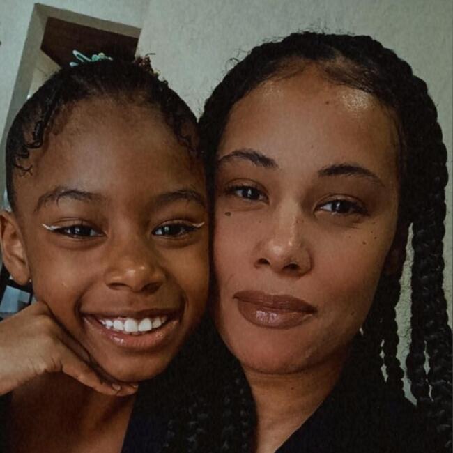 Babysitting job in São Paulo: Thais