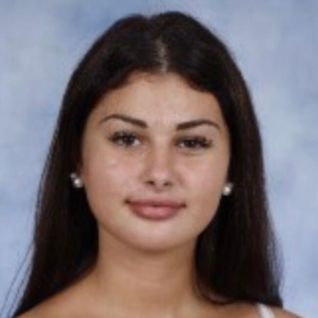 Babysitter in Cannes: Elyssa