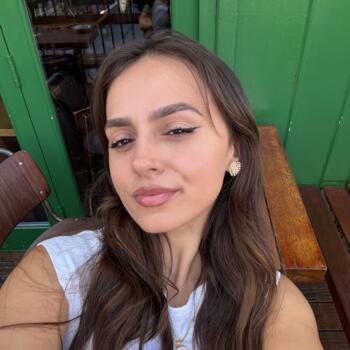 Babysitter in Sint-Gillis: Arlinda