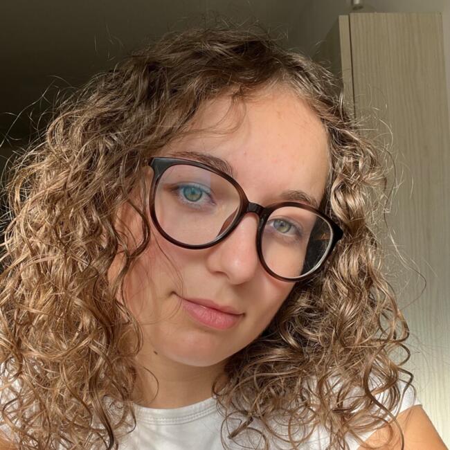 Babysitter in Brossay: Enola