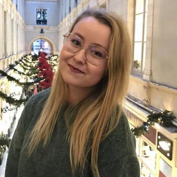 Baby-sitter in Vertou: Lena