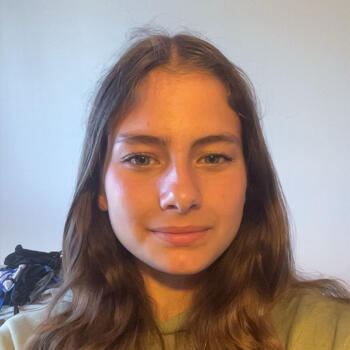 Babysitter in Vernaison: Julia