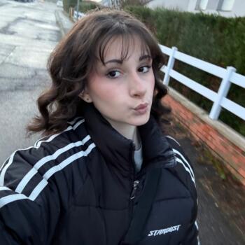 Baby-sitter Guénange: Lorine