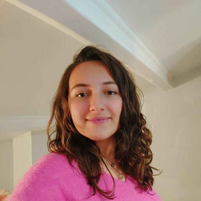 Babysitter in La Farlède: Louna