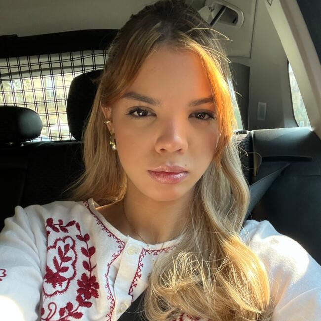 Babysitter em Porto: Mayara
