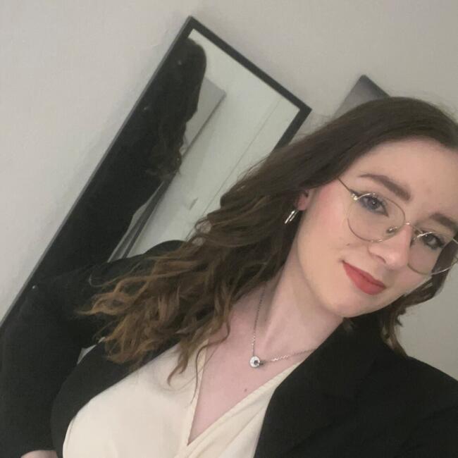 Nanny in Les Fins: Lilou