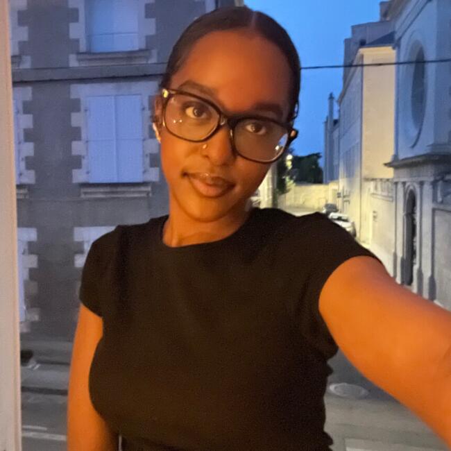 Babysitter in Saint-Benoît: Yanissa