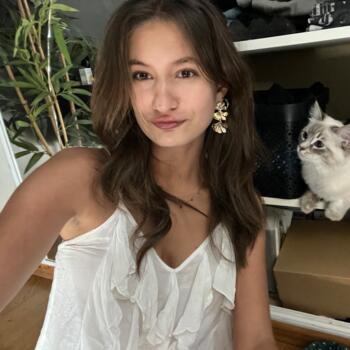 Babysitter in Paris: Nina