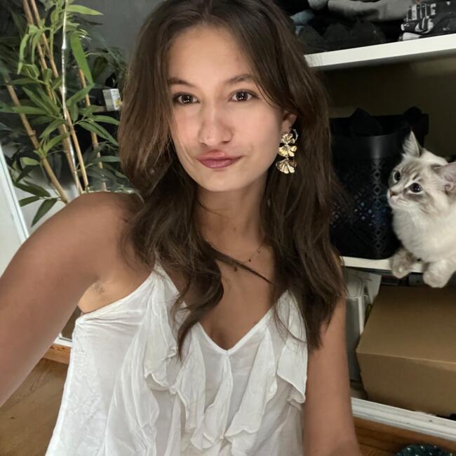 Babysitter in Paris: Nina